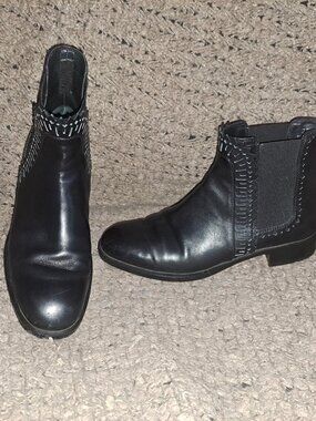 TOD'S-Lasercut Ankle Boots Booties-Black Leather-Chelsea-Sz 37.5-Excellent